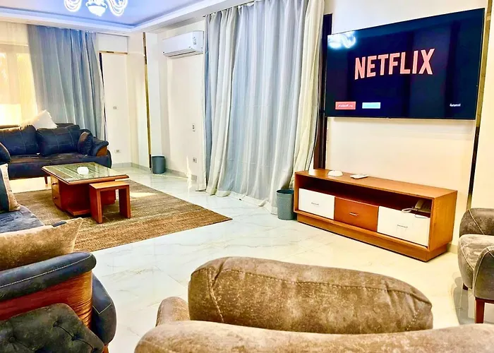 Modern 3Br Apartment, Prime Dokki Location